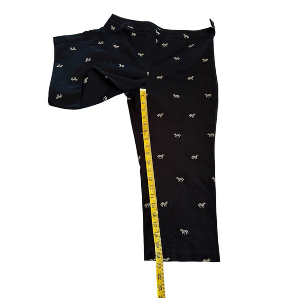 Coldwater Creek Capri Pants Women Size 10 Petite Black Zebra Embroidered - Picture 11 of 16